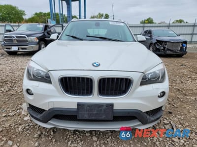 Piąte zdjęcie samochodu w środku: 2015 BMW X1 VIN:WBAVL1C59FVY31810 - miniatura