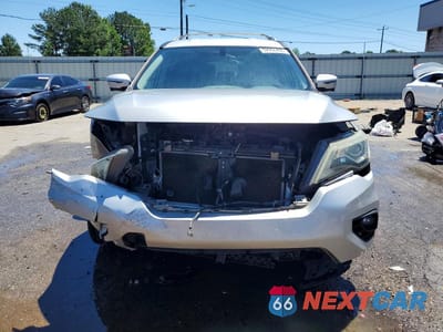 Piąte zdjęcie samochodu w środku: 2017 NISSAN PATHFINDER SL VIN:5N1DR2MN2HC689067 - miniatura