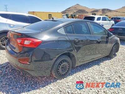 Trzecie zdjęcie samochodu z tyłu: 2018 CHEVROLET CRUZE LS VIN:1G1BC5SM6J7242029 - miniatura