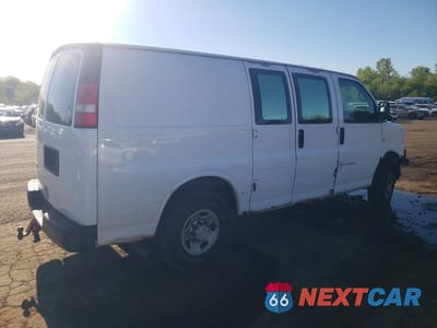 Trzecie zdjęcie samochodu z tyłu: 2008 CHEV EXPRESS G3500 VIN:1GCHG35KX81158314 - miniatura