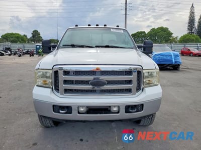Piąte zdjęcie samochodu w środku: 2006 FORD F350 SRW SUPER DUTY VIN:1FTSW31P16EB11219 - miniatura