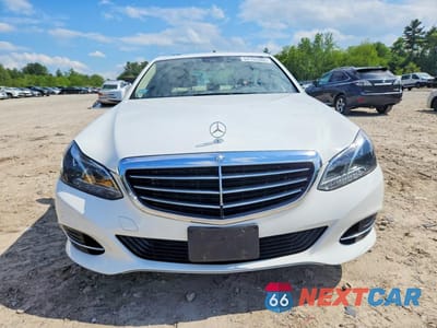 Piąte zdjęcie samochodu w środku: 2014 MERCEDES-BENZ E 350 4MATIC VIN:WDDHF8JB9EA985034 - miniatura