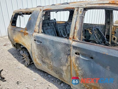 Zdjęcie 11 z 12 samochodu: 2018 CHEVROLET SUBURBAN K1500 LT VIN:1GNSKHKC5JR142437 - miniatura