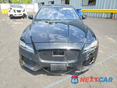 Piąte zdjęcie samochodu w środku: 2020 JAGUAR XF CHECKERED FLAG VIN:SAJBX4GX6LCY86263 - miniatura