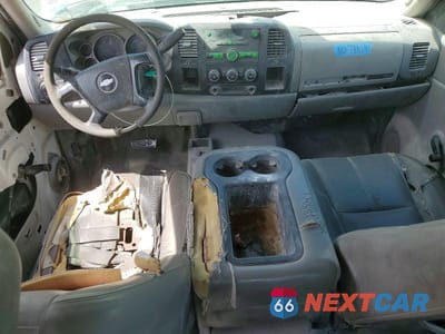 Zdjęcie 8 z 12 samochodu: 2007 CHEVROLET SILVERADO K2500 HEAVY DUTY VIN:1GCHK23K57F530901 - miniatura