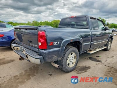 Trzecie zdjęcie samochodu z tyłu: 2004 CHEVROLET SILVERADO K1500 VIN:2GCEK19T141285353 - miniatura