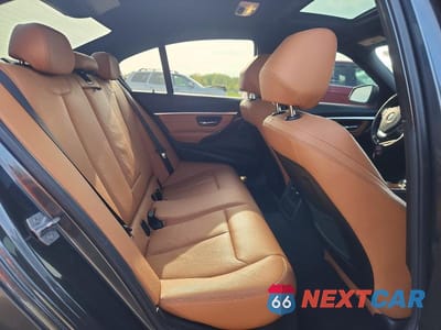 Zdjęcie 10 z 12 samochodu: 2018 BMW 330 XI VIN:WBA8D9C57JEM33528 - miniatura