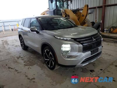 Czwarte zdjęcie samochodu z boku: 2024 MITSUBISHI OUTLANDER SE VIN:JA4J4VA84RZ060294 - miniatura