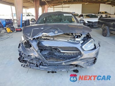 Piąte zdjęcie samochodu w środku: 2022 MERCEDES-BENZ E 350 VIN:W1KZF8DB1NB022011 - miniatura