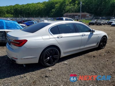 Trzecie zdjęcie samochodu z tyłu: 2016 BMW 750 XI VIN:WBA7F2C51GG419358 - miniatura