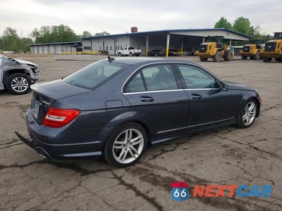 Trzecie zdjęcie samochodu z tyłu: 2013 MERCEDES-BENZ C 300 4MATIC VIN:WDDGF8AB7DR279479 - miniatura