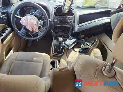 Zdjęcie 8 z 14 samochodu: 2011 JEEP COMPASS SPORT VIN:1J4NT1FB7BD213822 - miniatura