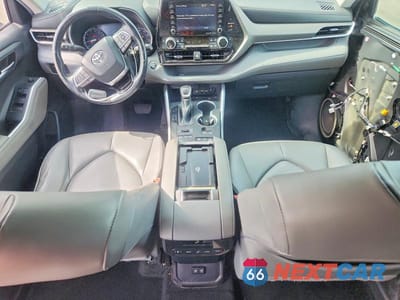 Zdjęcie 8 z 12 samochodu: 2020 TOYOTA HIGHLANDER XLE VIN:5TDHZRBH2LS508889 - miniatura
