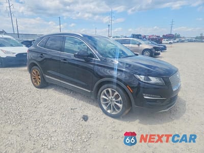 Czwarte zdjęcie samochodu z boku: 2019 LINCOLN MKC SELECT VIN:5LMCJ2C9XKUL12587 - miniatura