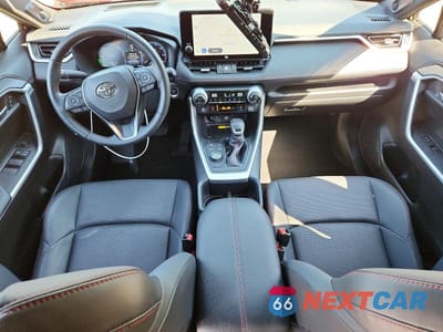 Zdjęcie 8 z 13 samochodu: 2024 TOYOTA RAV4 PRIME XSE VIN:JTMFB3FV3RD208856 - miniatura