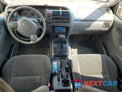 Zdjęcie 8 z 12 samochodu: 2002 CHEVROLET TRACKER LT VIN:2CNBJ634426925409 - miniatura