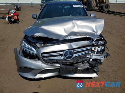 Piąte zdjęcie samochodu w środku: 2019 MERCEDES-BENZ C 300 4MATIC VIN:55SWF8EB3KU302953 - miniatura