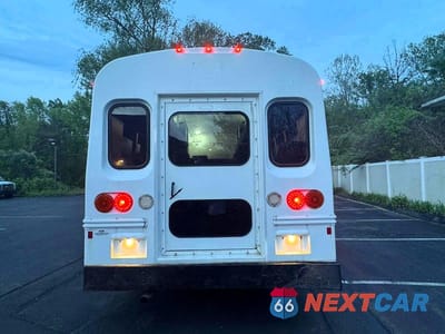 Piąte zdjęcie samochodu w środku: 2017 CHEV EXPRESS G3500 VIN:1GB3GRBGXH1105601 - miniatura