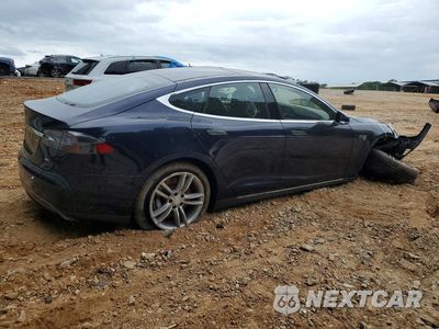 Trzecie zdjęcie samochodu z tyłu: 2015 TESLA MODEL S 85 VIN:5YJSA1H13FFP68817 - miniatura