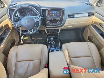 Zdjęcie 8 z 12 samochodu: 2019 MITSUBISHI OUTLANDER SE VIN:JA4AD3A34KZ007710 - miniatura