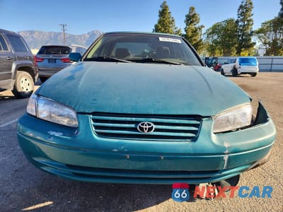Piąte zdjęcie samochodu w środku: 1998 TOYOTA CAMRY LE VIN:JT2BG22K6W0240248 - miniatura