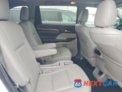 Zdjęcie 11 z 13 samochodu: 2016 TOYOTA HIGHLANDER LIMITED VIN:5TDDKRFH9GS243973 - miniatura