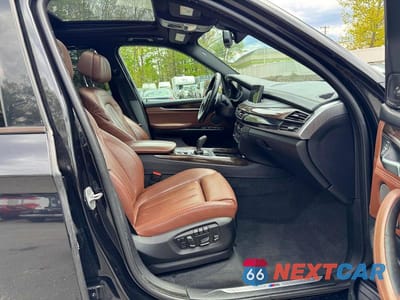 Zdjęcie 10 z 13 samochodu: 2015 BMW X5 XDRIVE50I VIN:5UXKR6C54F0J74895 - miniatura
