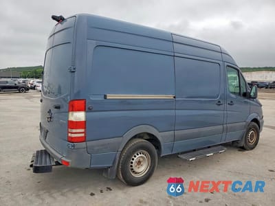 Trzecie zdjęcie samochodu z tyłu: 2018 MERCEDES BENZ SPRINTER 2500 DELIVERY VAN VIN:WD3PE7CD5JP644328 - miniatura