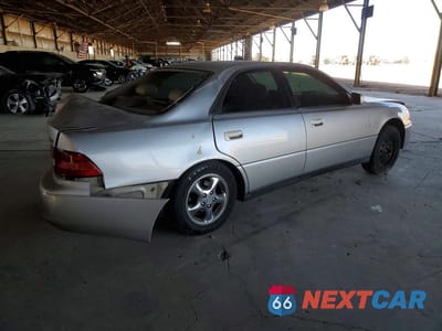 Trzecie zdjęcie samochodu z tyłu: 1999 LEXUS ES 300 VIN:JT8BF28G7X5072927 - miniatura