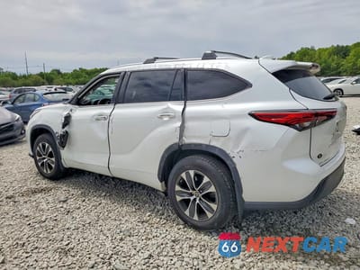 Drugie zdjęcie samochodu z przodu: 2022 TOYOTA HIGHLANDER XLE VIN:5TDGZRBH2NS204427 - miniatura