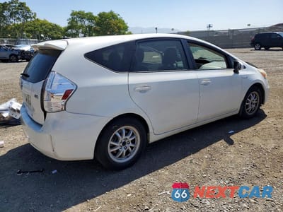 Trzecie zdjęcie samochodu z tyłu: 2013 TOYOTA PRIUS V THREE VIN:JTDZN3EU8D3218276 - miniatura