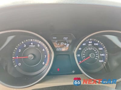 Zdjęcie 9 z 12 samochodu: 2014 HYUNDAI ELANTRA LIMITED VIN:5NPDH4AE2EH529665 - miniatura