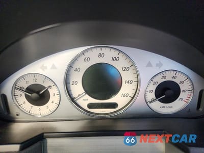 Zdjęcie 9 z 13 samochodu: 2004 MERCEDES-BENZ E 320 VIN:WDBUF65J04A414477 - miniatura