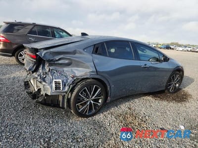 Trzecie zdjęcie samochodu z tyłu: 2026 TOYOTA PRIUS XLE VIN:JTDACAAU7T3066194 - miniatura
