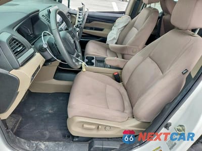 Zdjęcie 7 z 14 samochodu: 2020 HONDA ODYSSEY EX VIN:5FNRL6H57LB039031 - miniatura