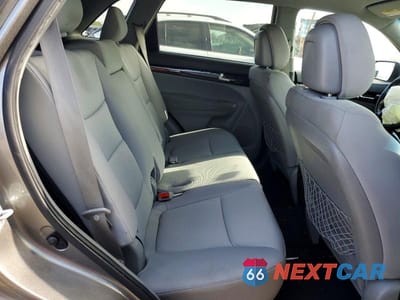 Zdjęcie 10 z 12 samochodu: 2013 KIA SORENTO LX VIN:5XYKT3A68DG346740 - miniatura