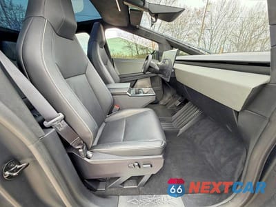 Piąte zdjęcie samochodu w środku: 2024 TESLA CYBERTRUCK VIN:7G2CEHEE3RA048554 - miniatura