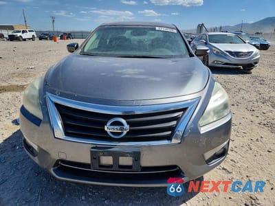 Piąte zdjęcie samochodu w środku: 2015 NISSAN ALTIMA 2.5 SV VIN:1N4AL3AP2FC421076 - miniatura