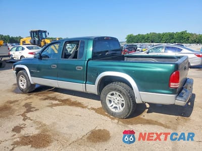 Drugie zdjęcie samochodu z przodu: 2002 DODGE DAKOTA QUAD SLT VIN:1B7HL48X52S578430 - miniatura