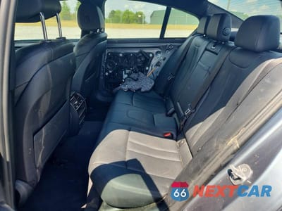 Zdjęcie 10 z 13 samochodu: 2020 BMW 530 XI VIN:WBAJR7C01LCE57661 - miniatura