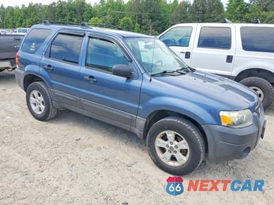 Czwarte zdjęcie samochodu z boku: 2006 FORD ESCAPE 4D XLT VIN:1FMYU03136KA29030 - miniatura