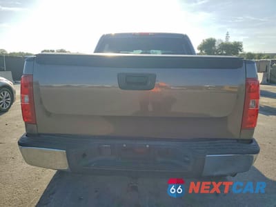 Zdjęcie 6 z 12 samochodu: 2007 CHEVROLET SILVERADO K1500 CREW CAB VIN:2GCEK13M871571805 - miniatura