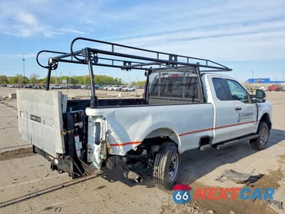Trzecie zdjęcie samochodu z tyłu: 2025 FORD F250 SUPER DUTY VIN:1FT7X2BA8SEE02107 - miniatura