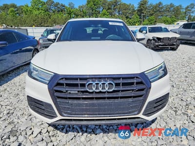Piąte zdjęcie samochodu w środku: 2020 AUDI Q5 PREMIUM VIN:WA1ANAFY9L2114221 - miniatura