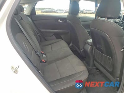 Zdjęcie 10 z 12 samochodu: 2019 KIA FORTE S VIN:3KPF34AD9KE107021 - miniatura