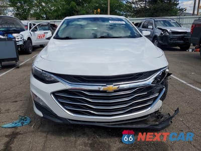 Piąte zdjęcie samochodu w środku: 2019 CHEVROLET MALIBU LT VIN:1G1ZD5ST3KF165114 - miniatura
