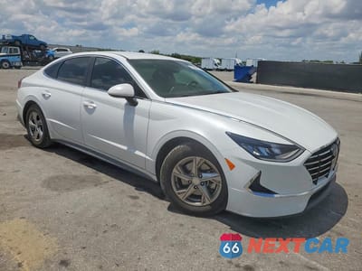 Czwarte zdjęcie samochodu z boku: 2021 HYUNDAI SONATA SE VIN:5NPEG4JA2MH119497 - miniatura
