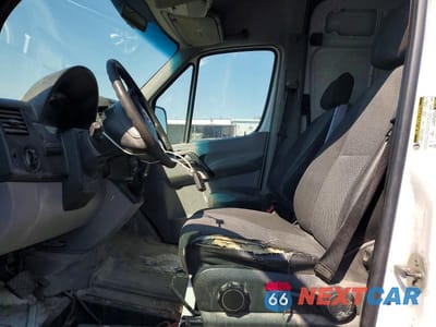Zdjęcie 7 z 13 samochodu: 2013 MERCEDES-BENZ SPRINTER 2500 VIN:WD3PE8CC6D5754642 - miniatura