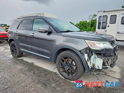 Czwarte zdjęcie samochodu z boku: 2017 FORD EXPLORER LIMITED VIN:1FM5K8FHXHGB52748 - miniatura