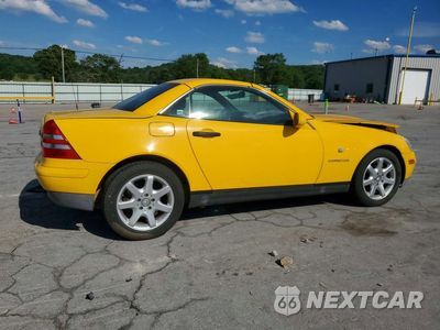 Trzecie zdjęcie samochodu z tyłu: 1998 MERCEDES-BENZ SLK 230 KOMPRESSOR VIN:WDBKK47F2WF073170 - miniatura